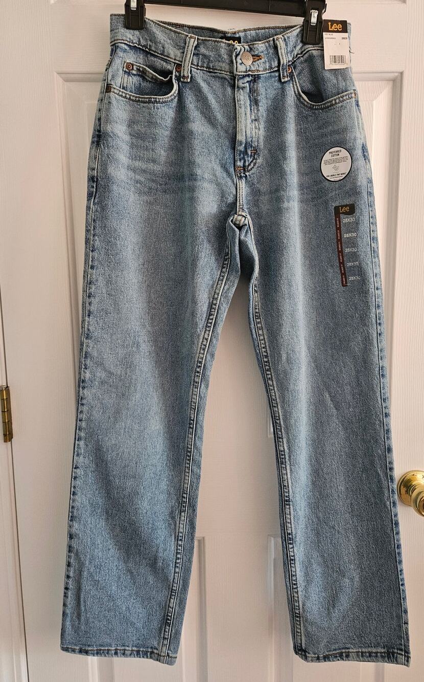 NWT Men's Lee Legendary Relaxed Straight Jeans Icey Blue 28 x 30 Relaxed Fit